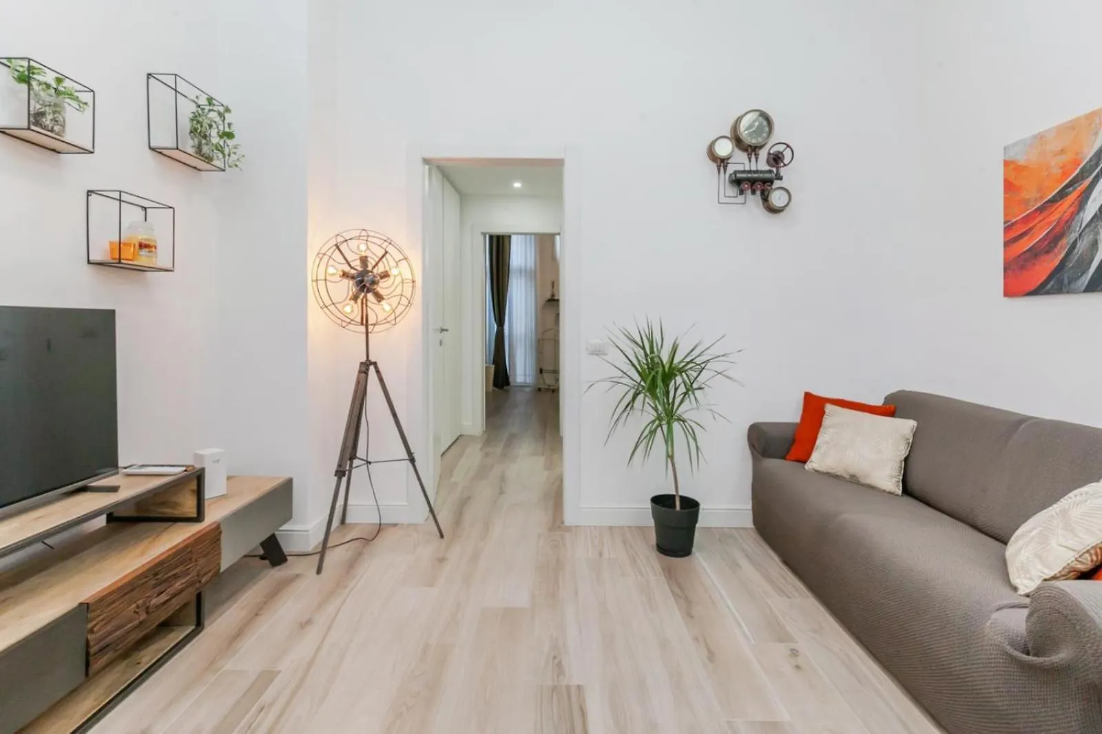 Urban Retreat Chic Industrial Loft In The Heart Of Milan Apartman 0*,  Olaszország