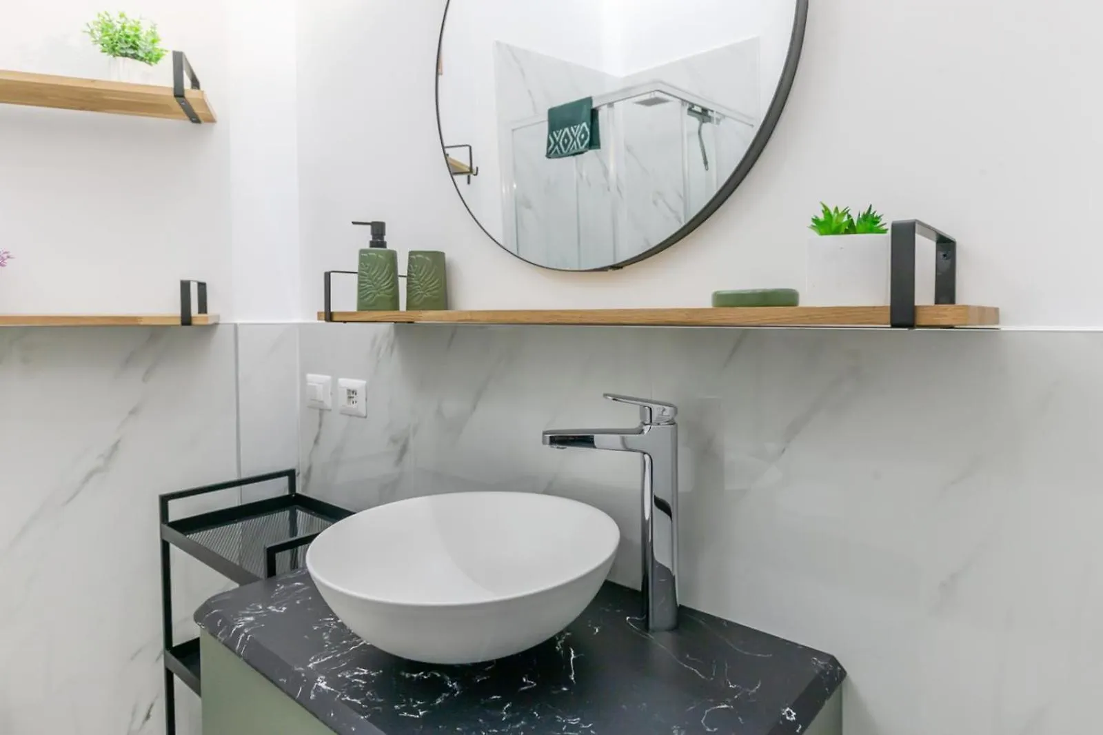 Urban Retreat Chic Industrial Loft In The Heart Of Milan 아파트